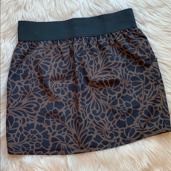 GAP Dresses & Skirts - Gap Mini Skirt w/ Elastic Waist - Med